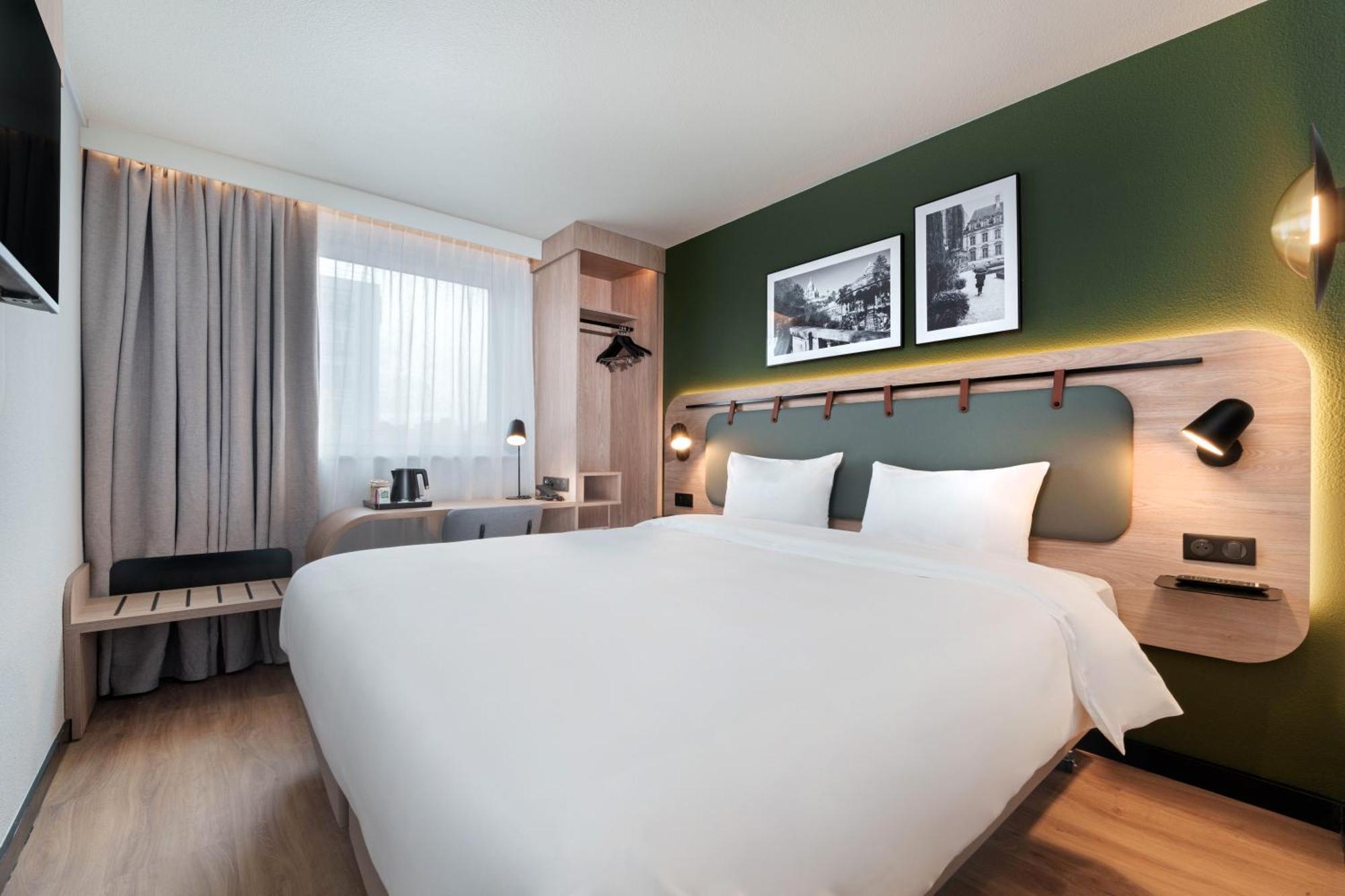 Hotel Campanile Paris Ouest - Boulogne Esterno foto